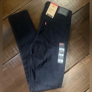 Levi’s 711 Skinny Jeans